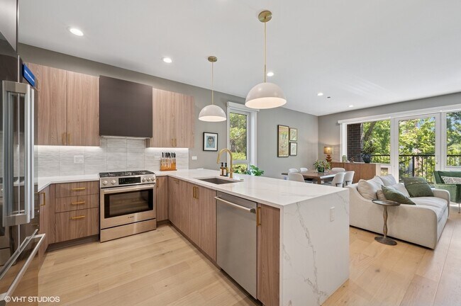 Foto del edificio - 4932 N Kenmore Ave