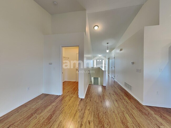 Foto del edificio - 708 Orwell St