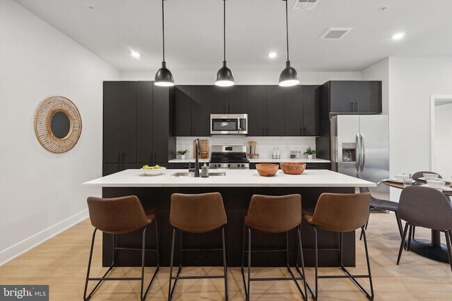 Foto del edificio - 6910 Ridge Ave