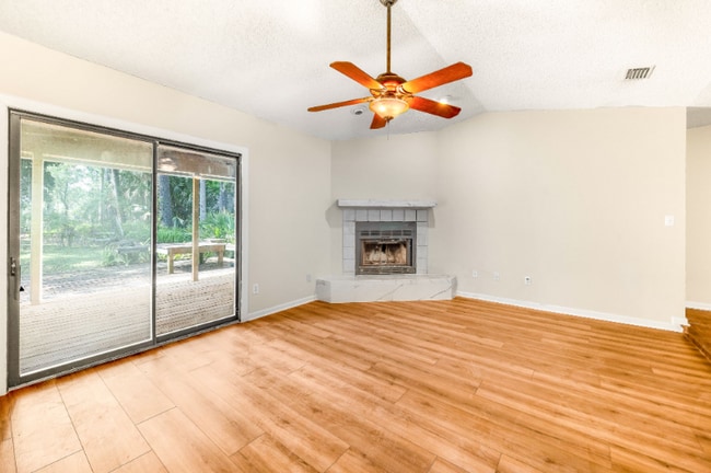 Building Photo - 119 Palm Valley Woods Dr
