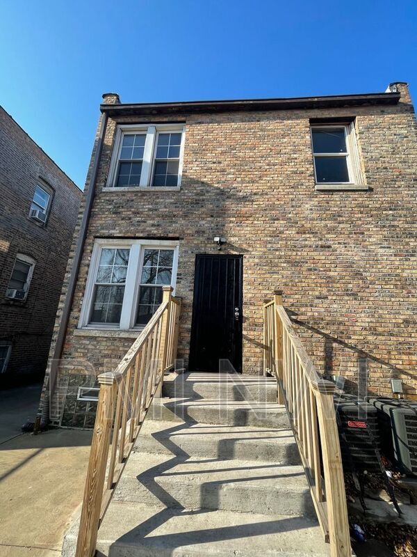 Building Photo - 3613 Ivy St