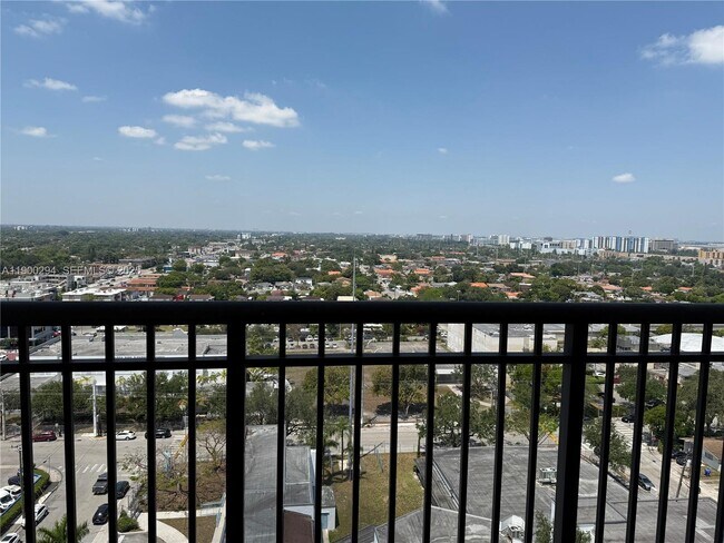 Foto del edificio - 4242 NW 2nd St