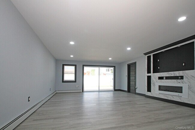Foto del edificio - 30 Middle Ln