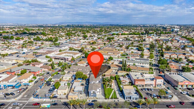 Foto del edificio - 10818 Long Beach Blvd