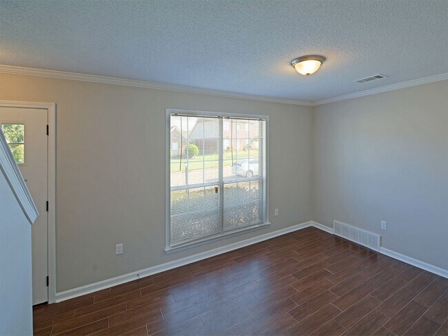 Foto del edificio - 3 Bedroom with Bonus Room, 2.5 Bathroom Ne...