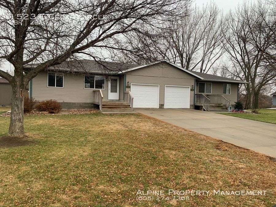 Foto principal - 4 Bed/2 Bath Twinhome in Brandon, SD!!