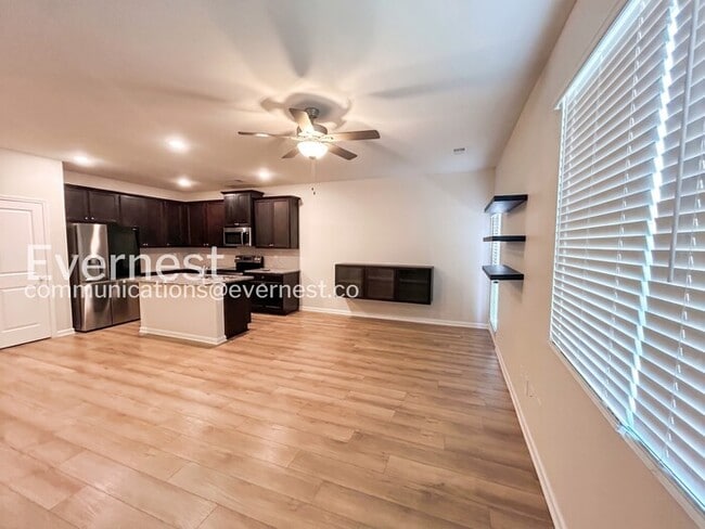 Building Photo - 3574 Saratoga Cir
