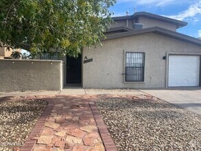 Building Photo - 10642 Cuatro Vistas Dr