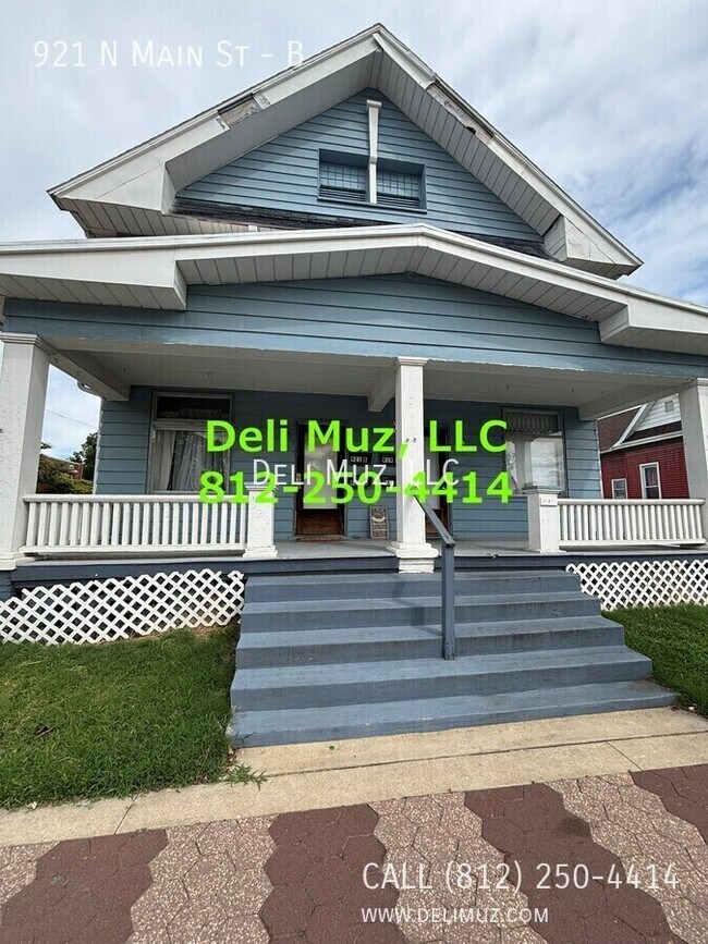 Building Photo - 921 N Main St