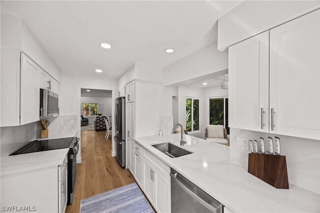 Foto del edificio - 375 8th Ave S