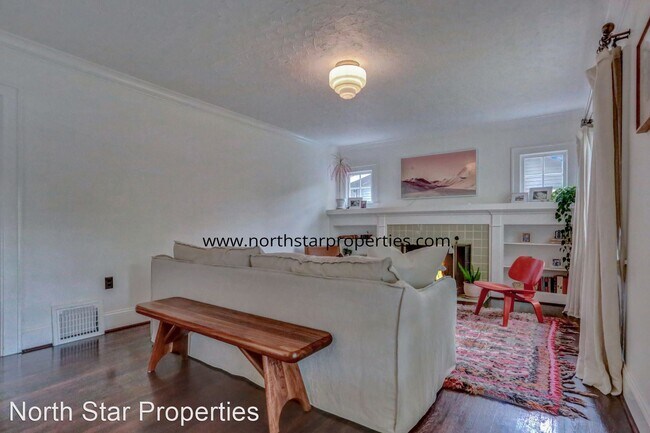 Building Photo - 3 br, 1 bath House - 2632 NE 33rd Ave