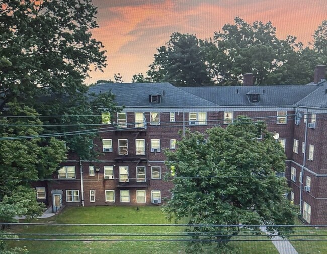 Building Photo - 836 Jersey Ave