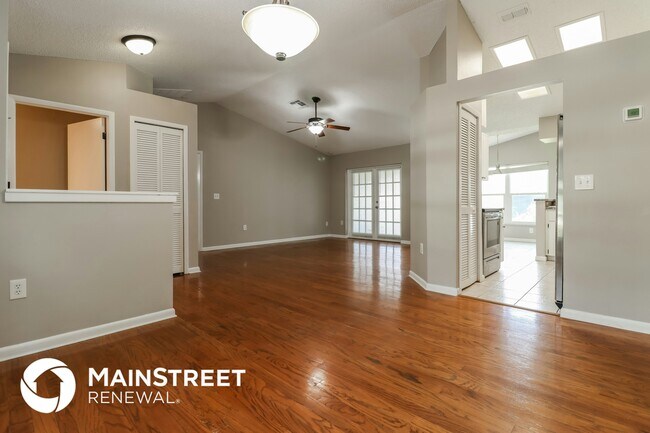 Foto del edificio - 8444 Yearling Ln