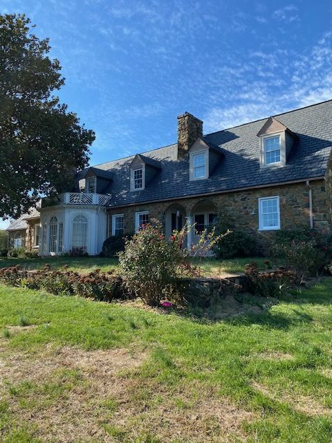Primary Photo - Warrenton Home for Rent
