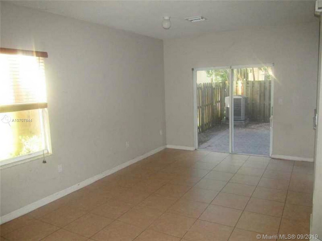 Building Photo - 22569 SW 89 PL  22569 Cutler Bay FL 33190