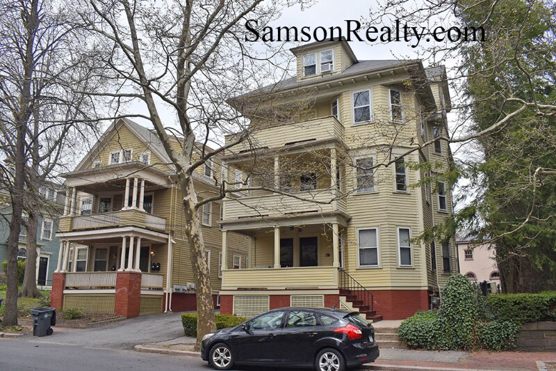 Primary Photo - 377 Benefit St