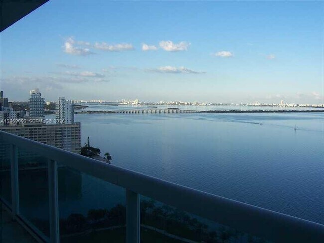 Building Photo - 1800 N Bayshore Dr