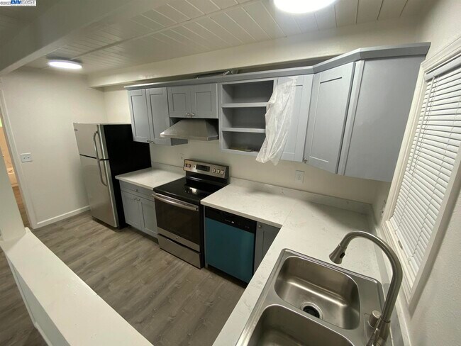 Foto del edificio - 324 105th Ave