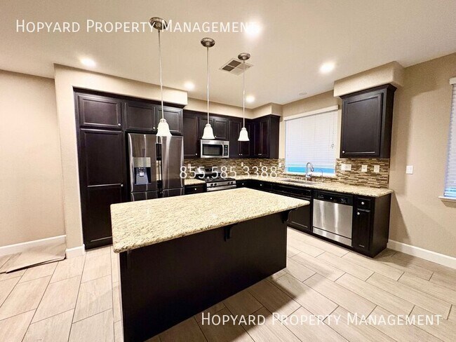 Foto del edificio - 5663 Daylily St