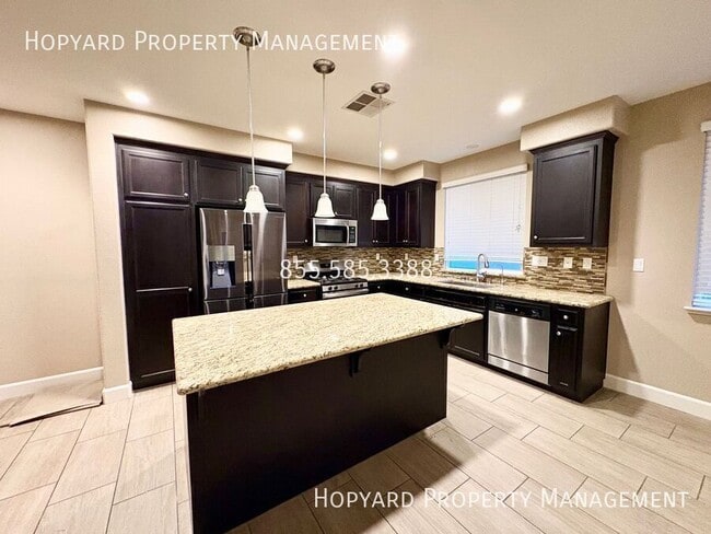 Photo - 5663 Daylily St House