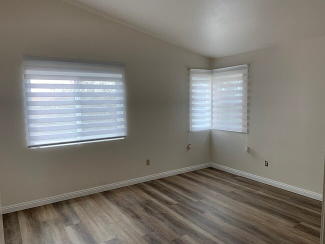 Master bedroom - 10734 Chinon Cir