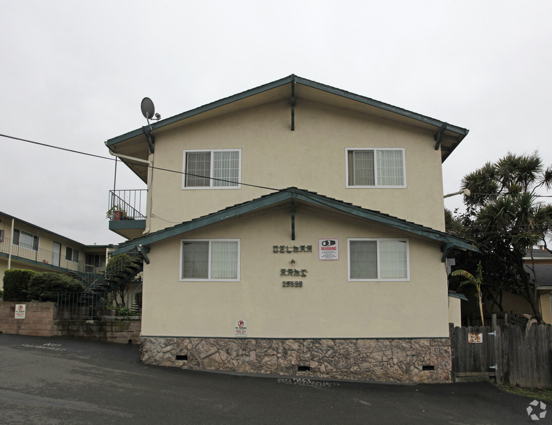 Building Photo - Del Mar Apartments