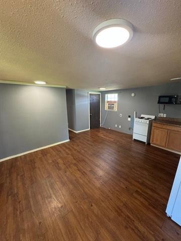 Building Photo - 648 FM 126