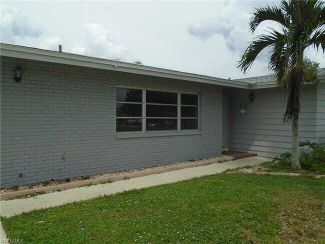 Building Photo - 513 Monterey Ave