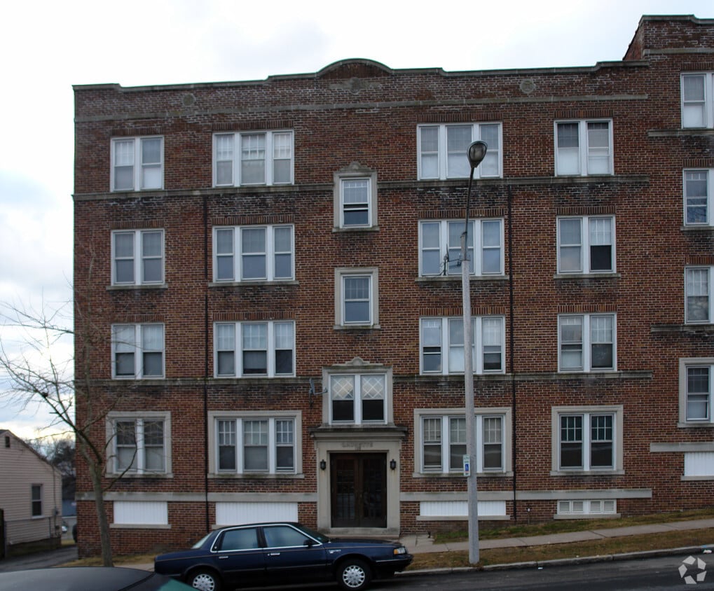 Laurette Apartments in Holyoke, MA