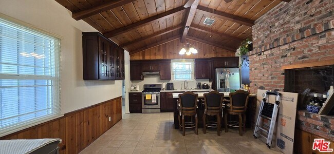 Foto del edificio - 8936 Balboa Blvd