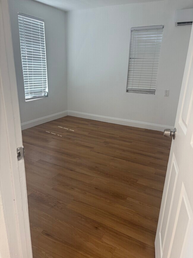 Foto del edificio - 2749 NW 29th St