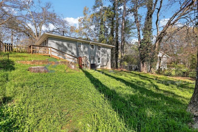 Foto del edificio - 586 Oakside Dr SW