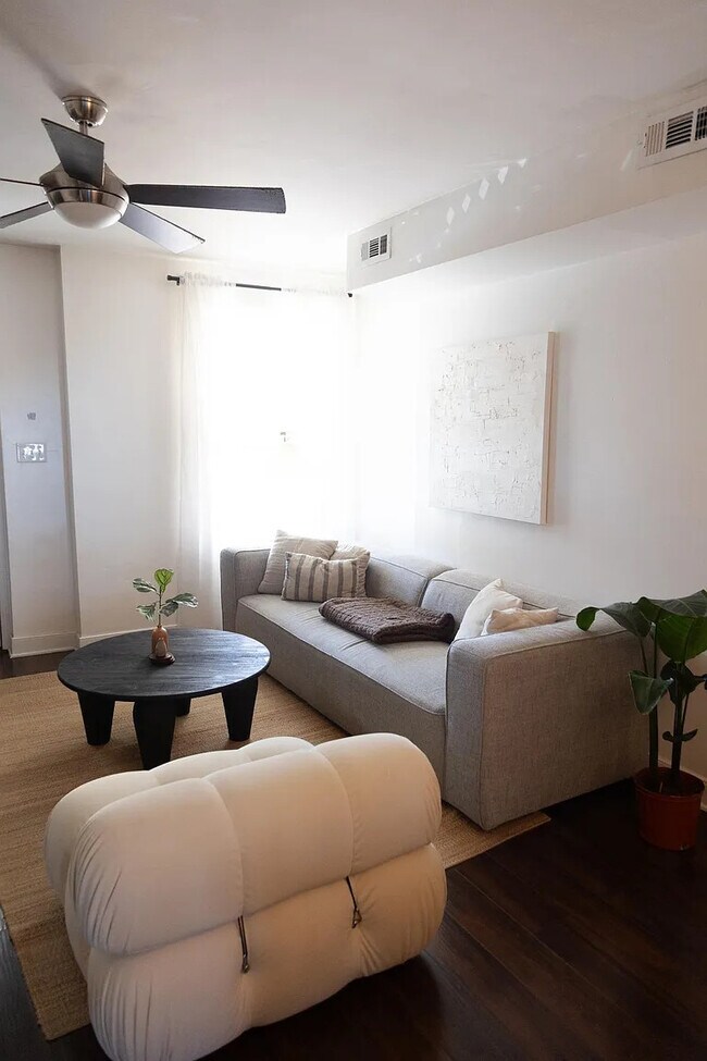 Foto del edificio - 1810 Idlewood Ave