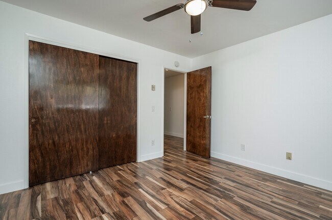 Foto del edificio - 143 Elkwood Ave