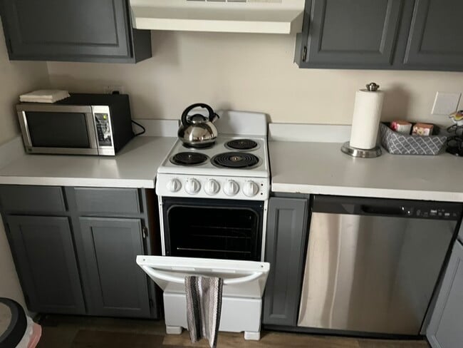 Foto del edificio - 424 Creek Farm Road