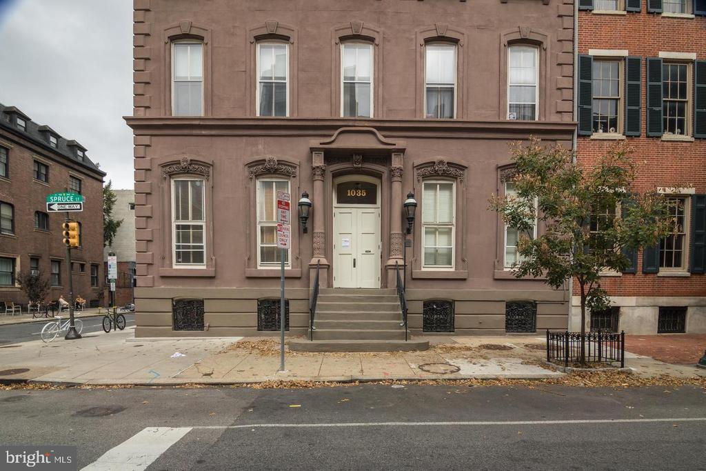 Primary Photo - 1035 Spruce St