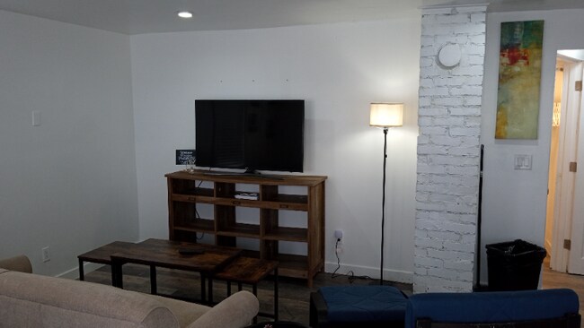 Building Photo - 8194 Silverdale Way NW