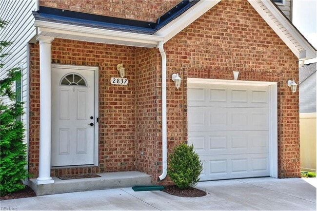 Building Photo - 2837 Estella Dr