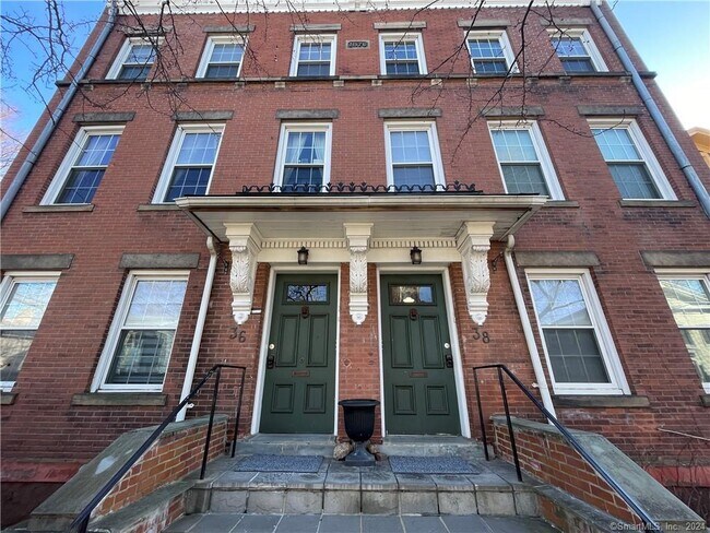 Building Photo - 38 Lyon St