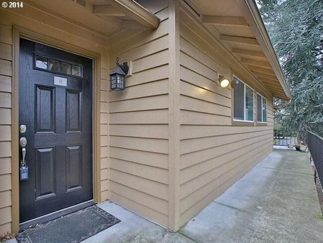 Photo - Light & Bright 2 Bed 1 Bath Condo!