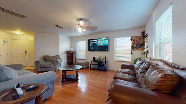 Foto del edificio - 13127 Pine Thicket Ln