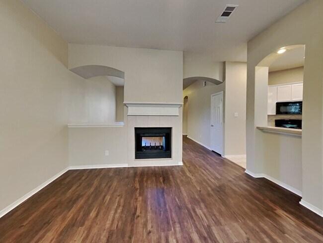 Foto del edificio - LIMITED SPECIAL-FREE RENT ON THE SECOND MO...