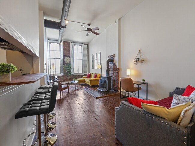 Foto del edificio - 66 S Front St