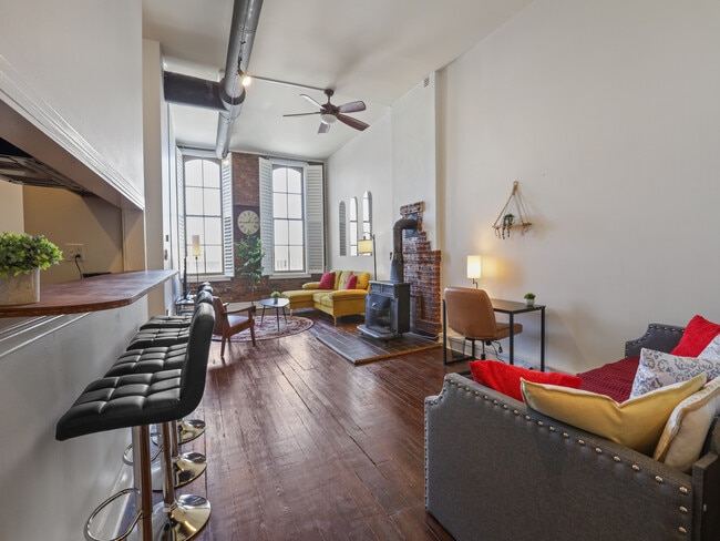 Building Photo - 66 S Front St