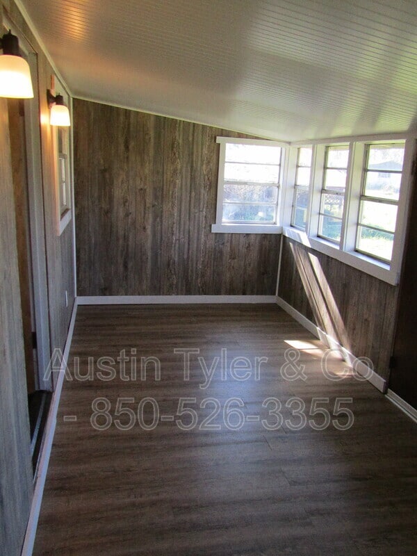 2441 Fillmore Dr, Marianna, FL 32448