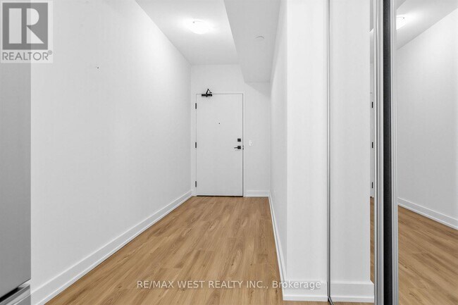 Building Photo - 498 Caldari Rd