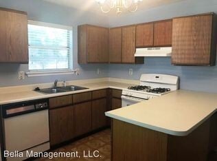 Lovely 3-Bedroom, 2-Bath Home in Lithonia - Lovely 3-Bedroom, 2-Bath Home in Lithonia