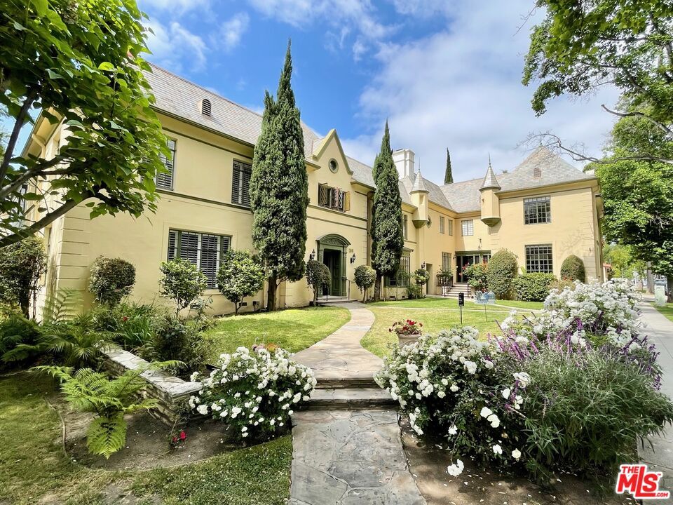 Primary Photo - 201 S El Camino Dr