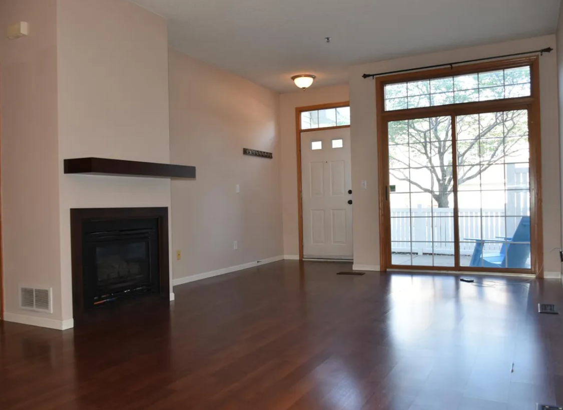 Primary Photo - 17860 Cobblestone Way