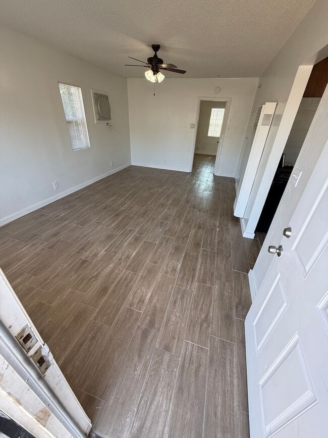 Foto del edificio - 415 Jeffrey St